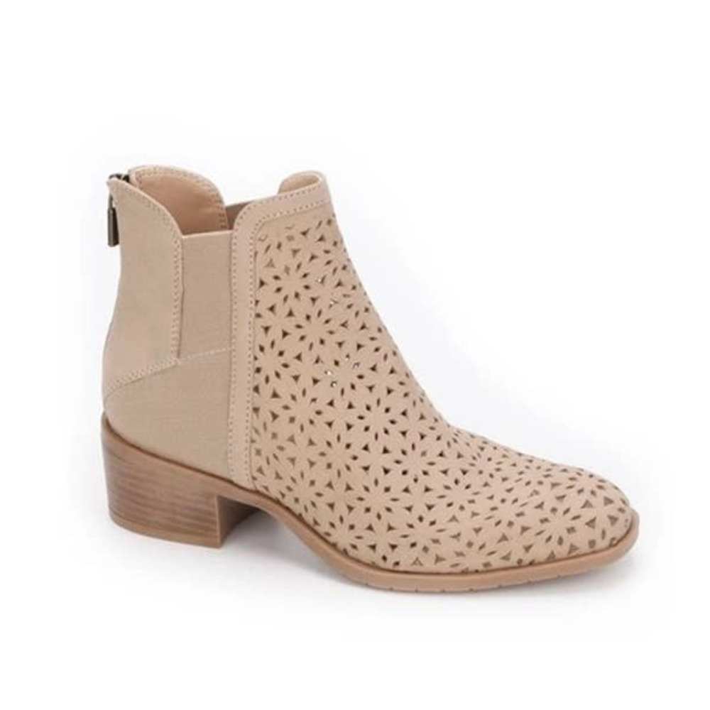 Kenneth Cole Women’s Size 10 Sand Tan Salt Laser Cut Gore Ankle Booties